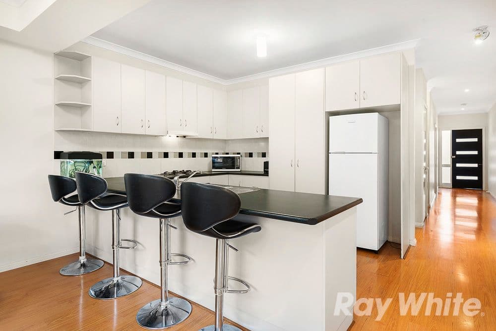 1 Abbot Court, Glen Waverley VIC 3150, Glen Waverley - Thumbnail 2