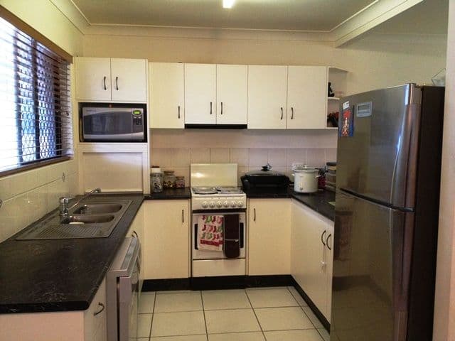 7 Hammer Street, SLADE POINT QLD 4740, Slade Point - Thumbnail 2