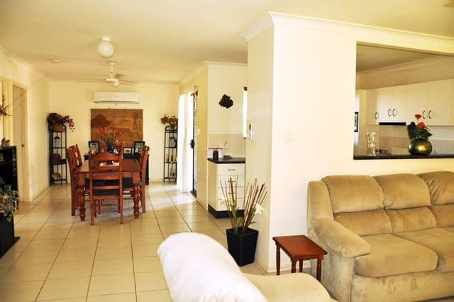 7 Hammer Street, SLADE POINT QLD 4740, Slade Point - Thumbnail 4