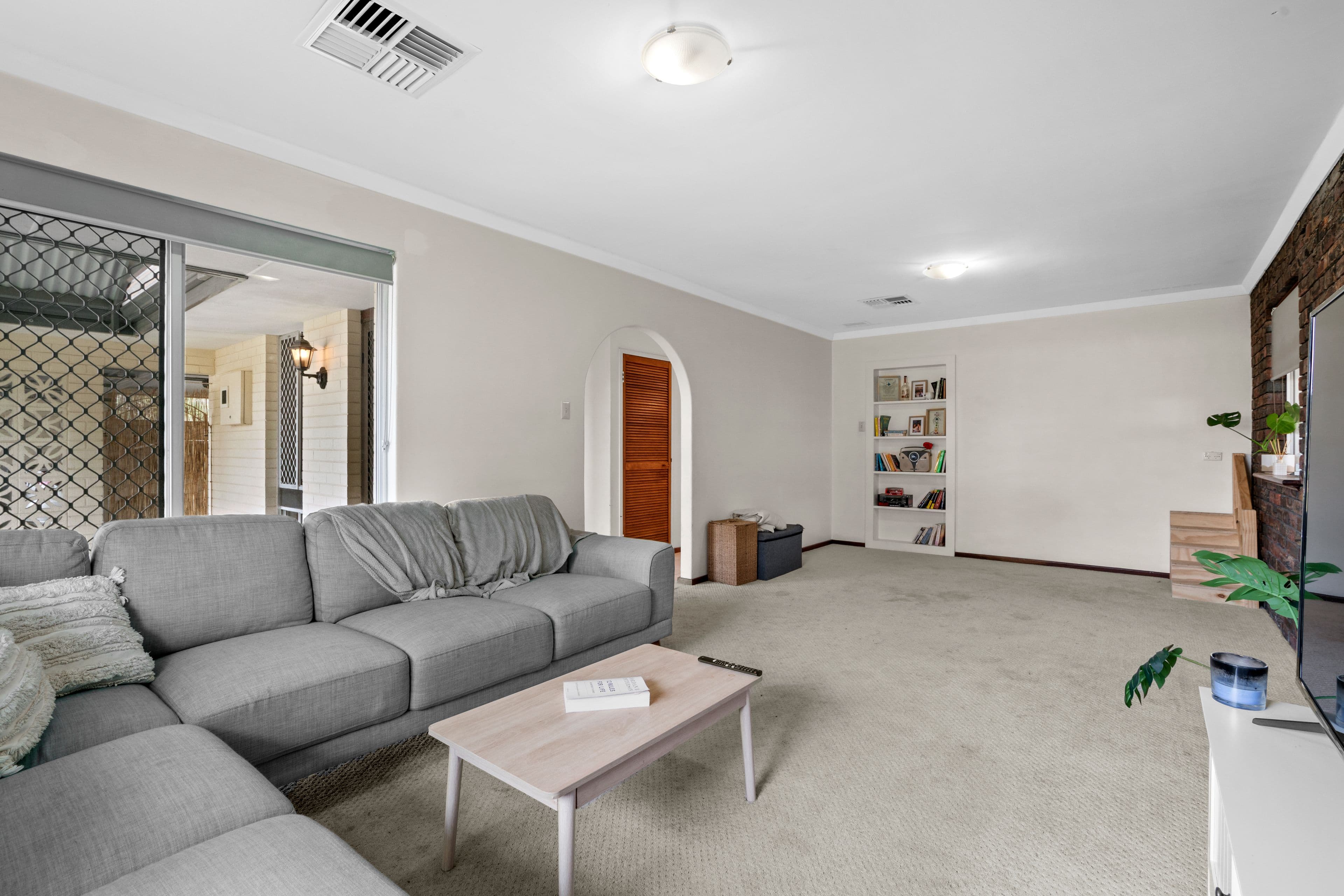 2 Aldworth Crescent, Gosnells WA 6110, Gosnells - Thumbnail 3