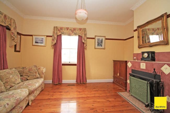 124 Clare Lane, Bungendore - Thumbnail 2