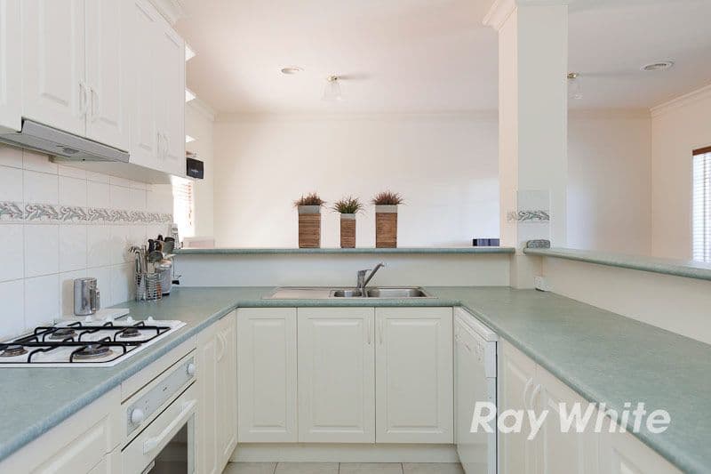 14 Yvette Drive, ROWVILLE VIC 3178, Rowville - Thumbnail 2