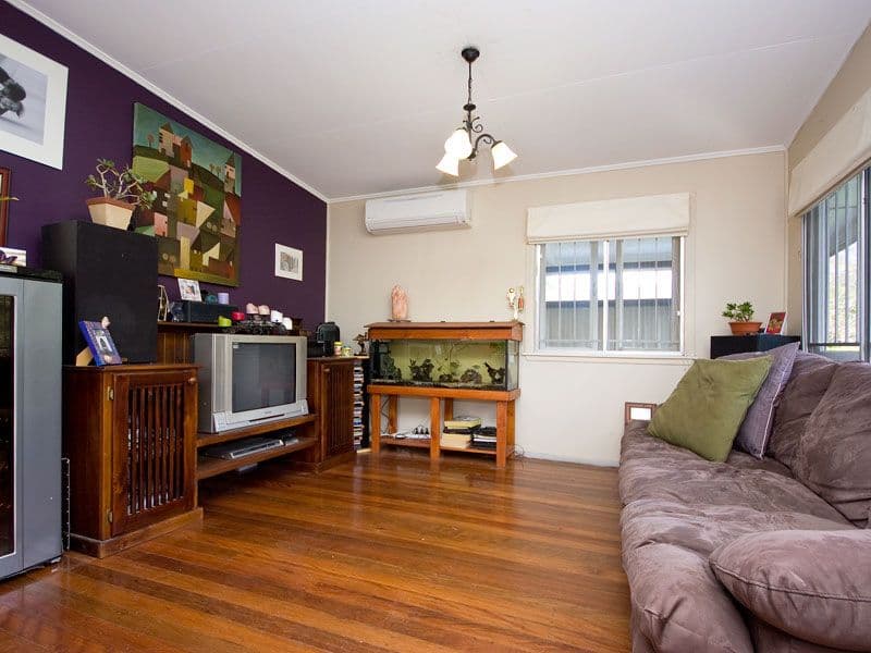 44 Glenbrae Street, THE GAP QLD 4061, The Gap - Thumbnail 4
