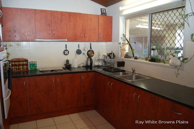 90 Flinders Crescent, BORONIA HEIGHTS QLD 4124, Boronia Heights - Thumbnail 2