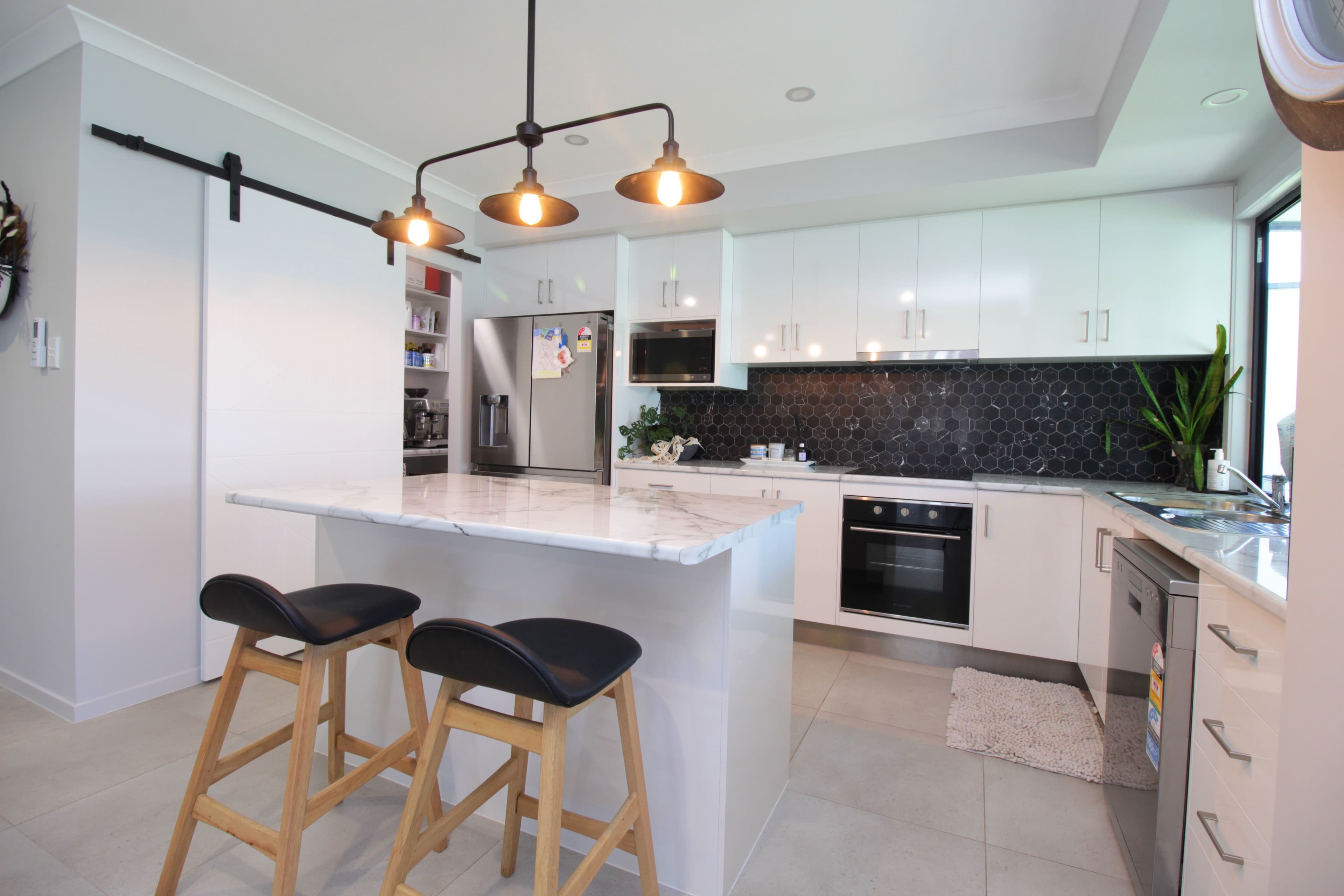 76 Canterbury Road, Emerald QLD 4720, Emerald - Thumbnail 2