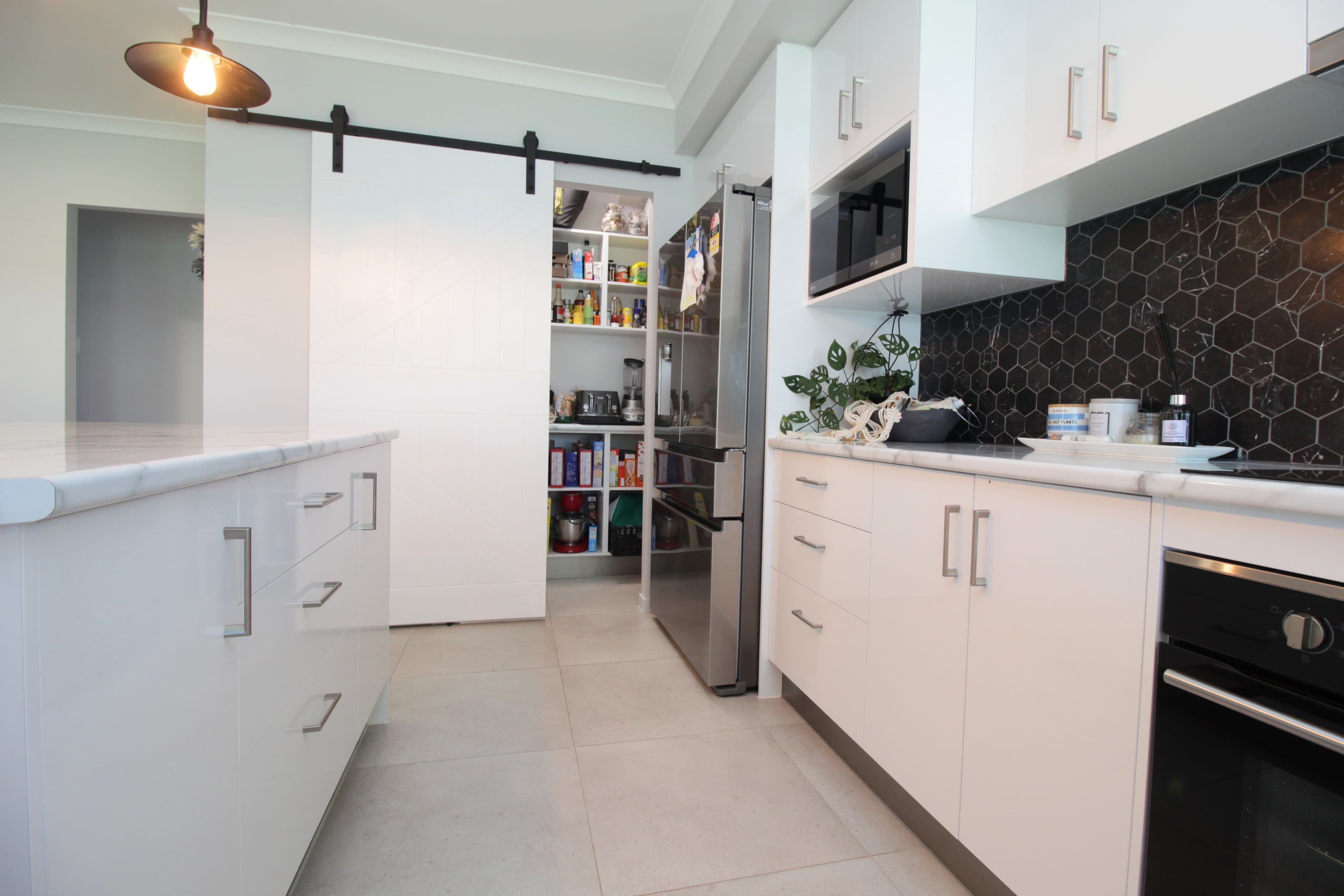 76 Canterbury Road, Emerald QLD 4720, Emerald - Thumbnail 6