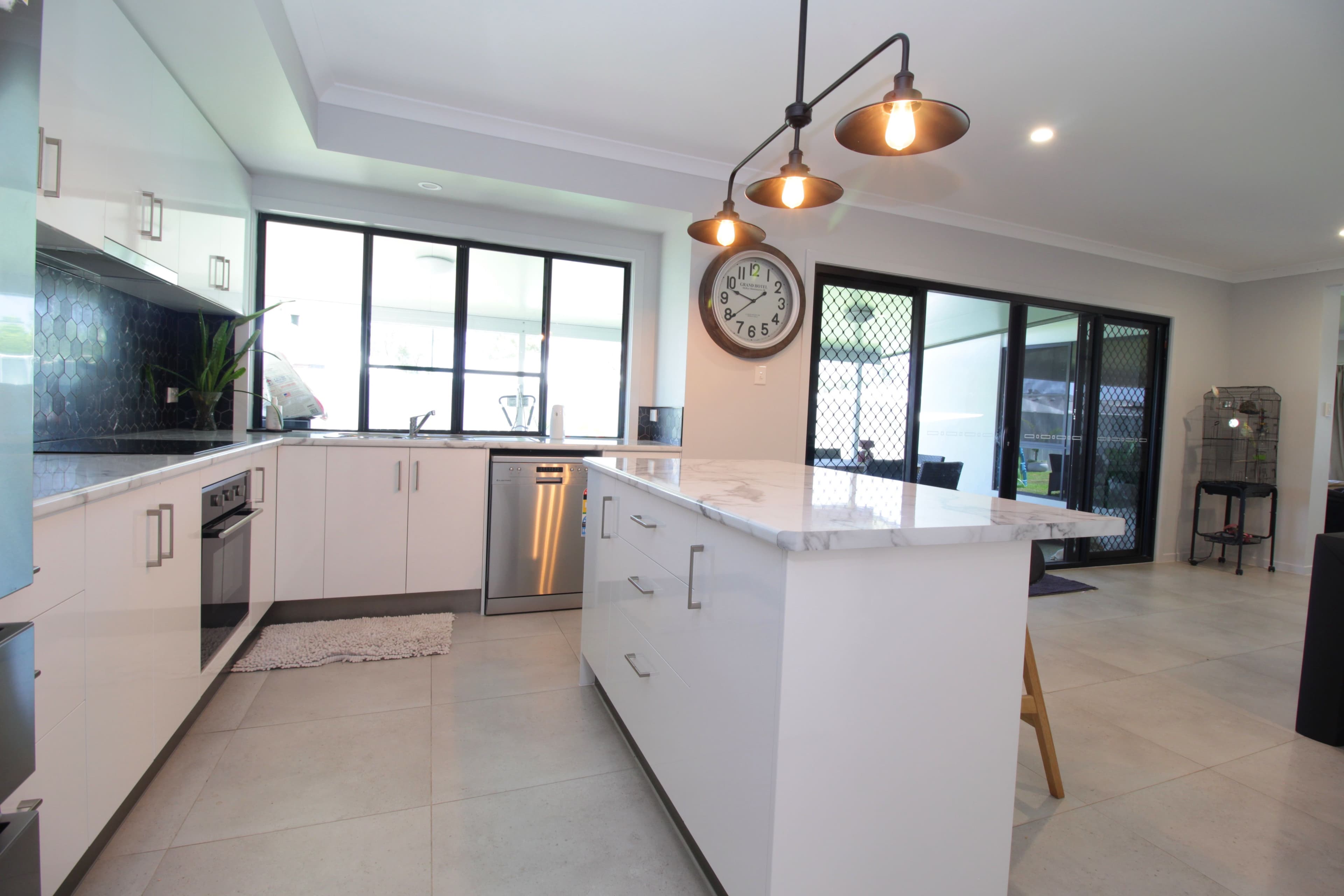 76 Canterbury Road, Emerald QLD 4720, Emerald - Thumbnail 7