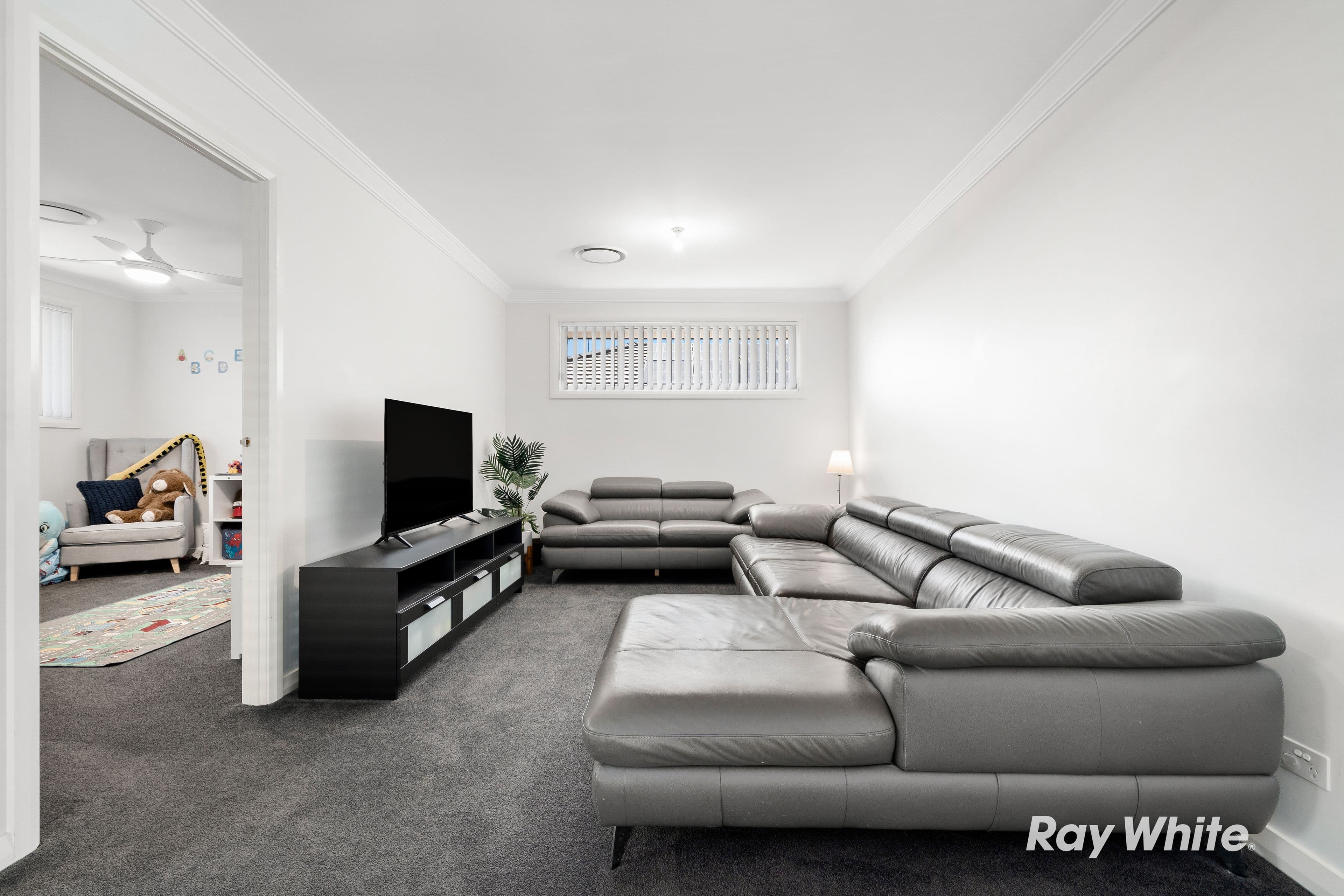 57 Sugarloaf Crescent, Colebee NSW 2761, Colebee - Thumbnail 7