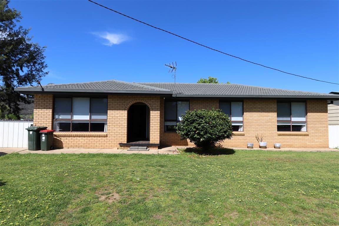 11 Lockhart Street, Adelong NSW 2729, Adelong - Image 1