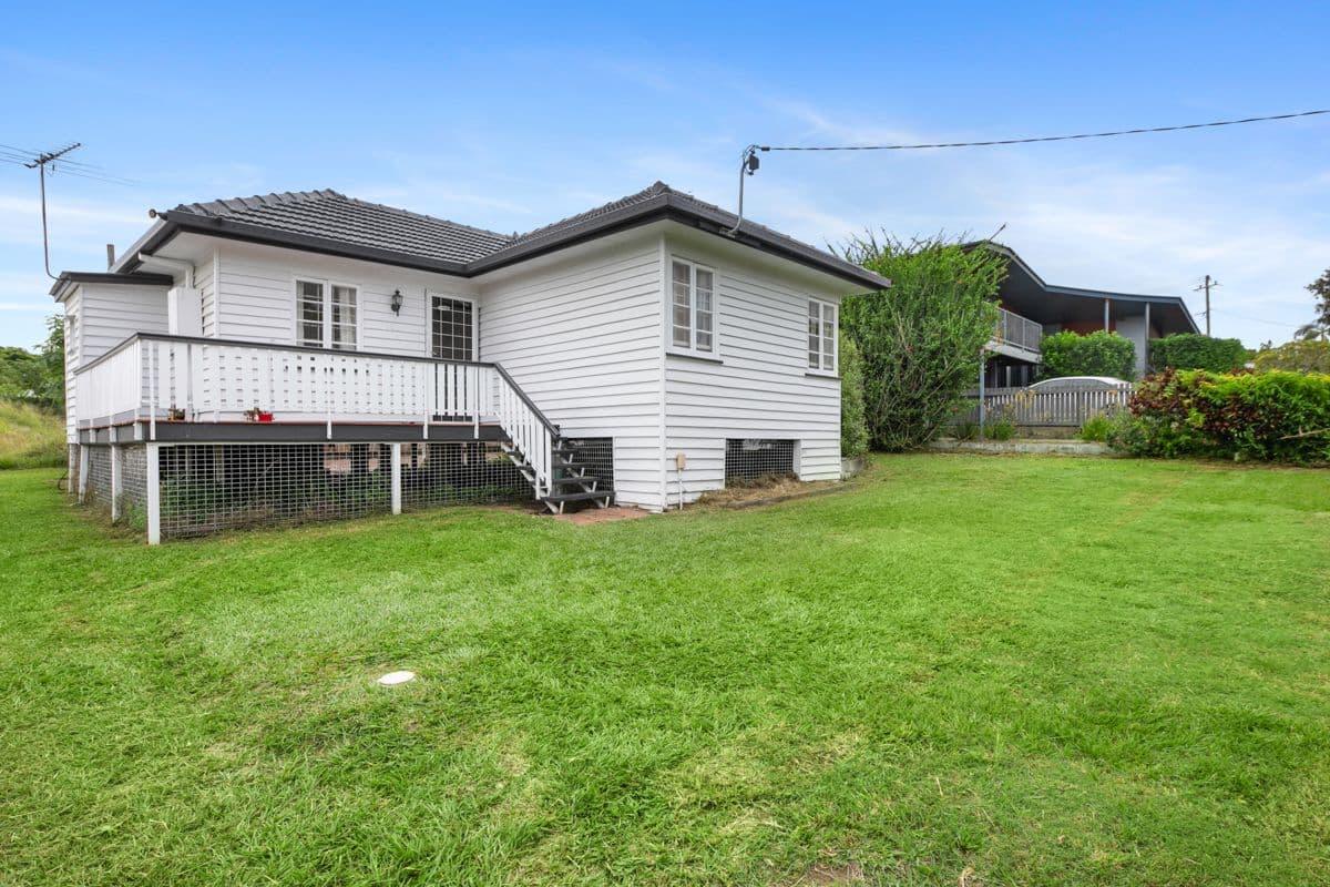 140 Englefield Road, Oxley QLD 4075, Oxley - Image 1