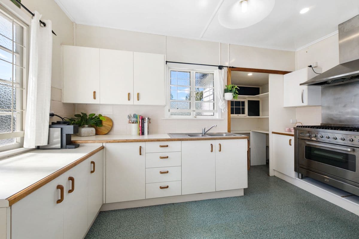 140 Englefield Road, Oxley QLD 4075, Oxley - Thumbnail 6