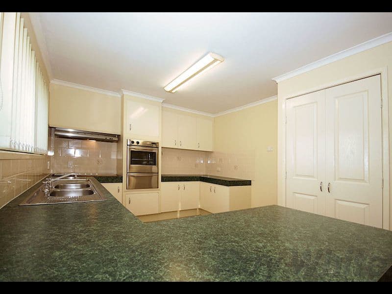 17 Aberdeen Street, BUNDAMBA QLD 4304, Bundamba - Thumbnail 2