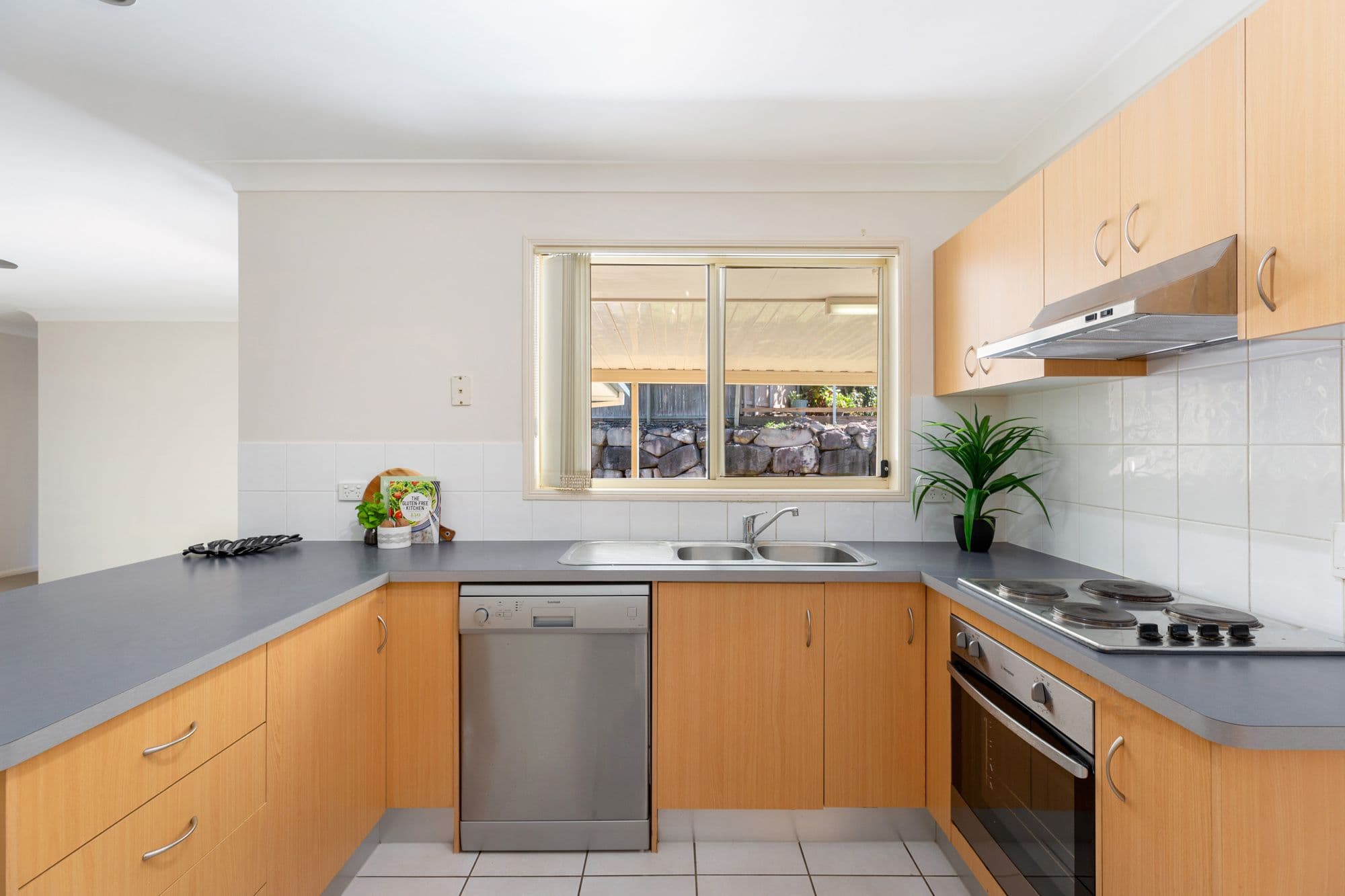 27 Oleosa Close, Moggill QLD 4070, Moggill - Thumbnail 4