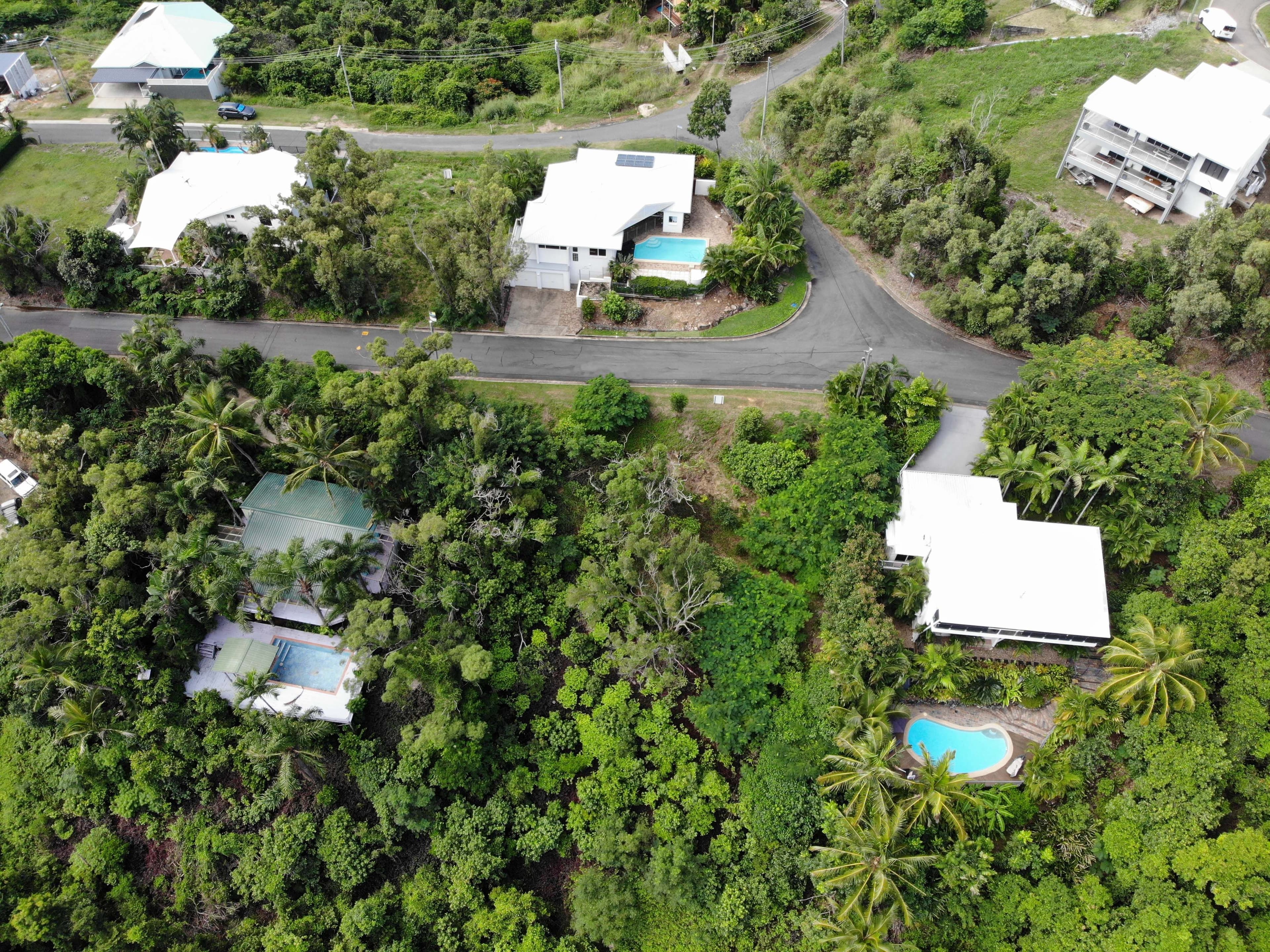 14 Harbour Avenue, Shute Harbour QLD 4802, Shute Harbour - Thumbnail 4