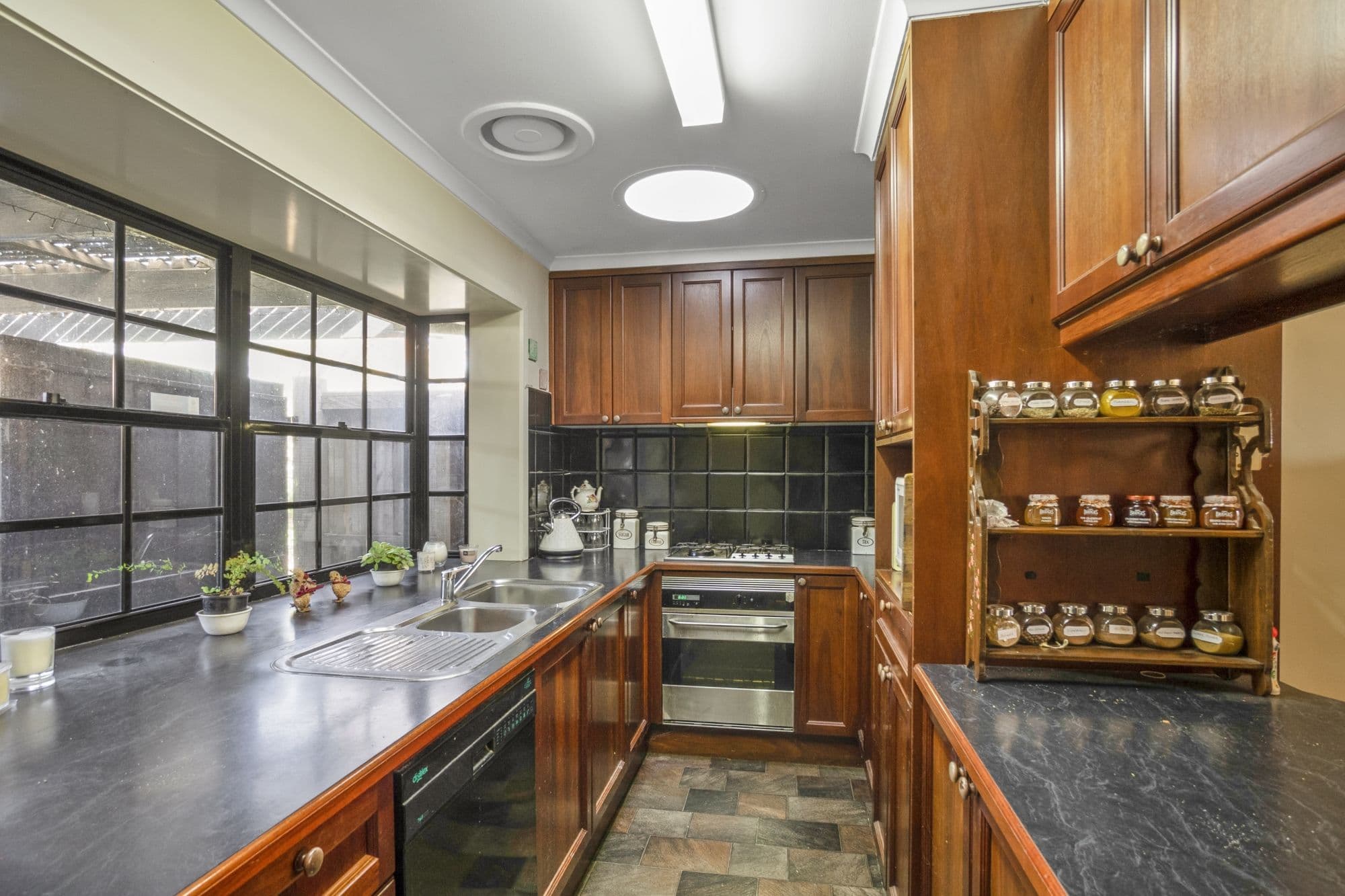 97 Chirnside Avenue, Werribee VIC 3030, Werribee - Thumbnail 6