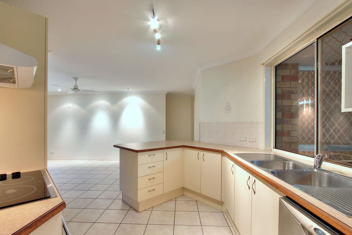 18 Lewis Place, Calamvale QLD 4116, Calamvale - Thumbnail 3