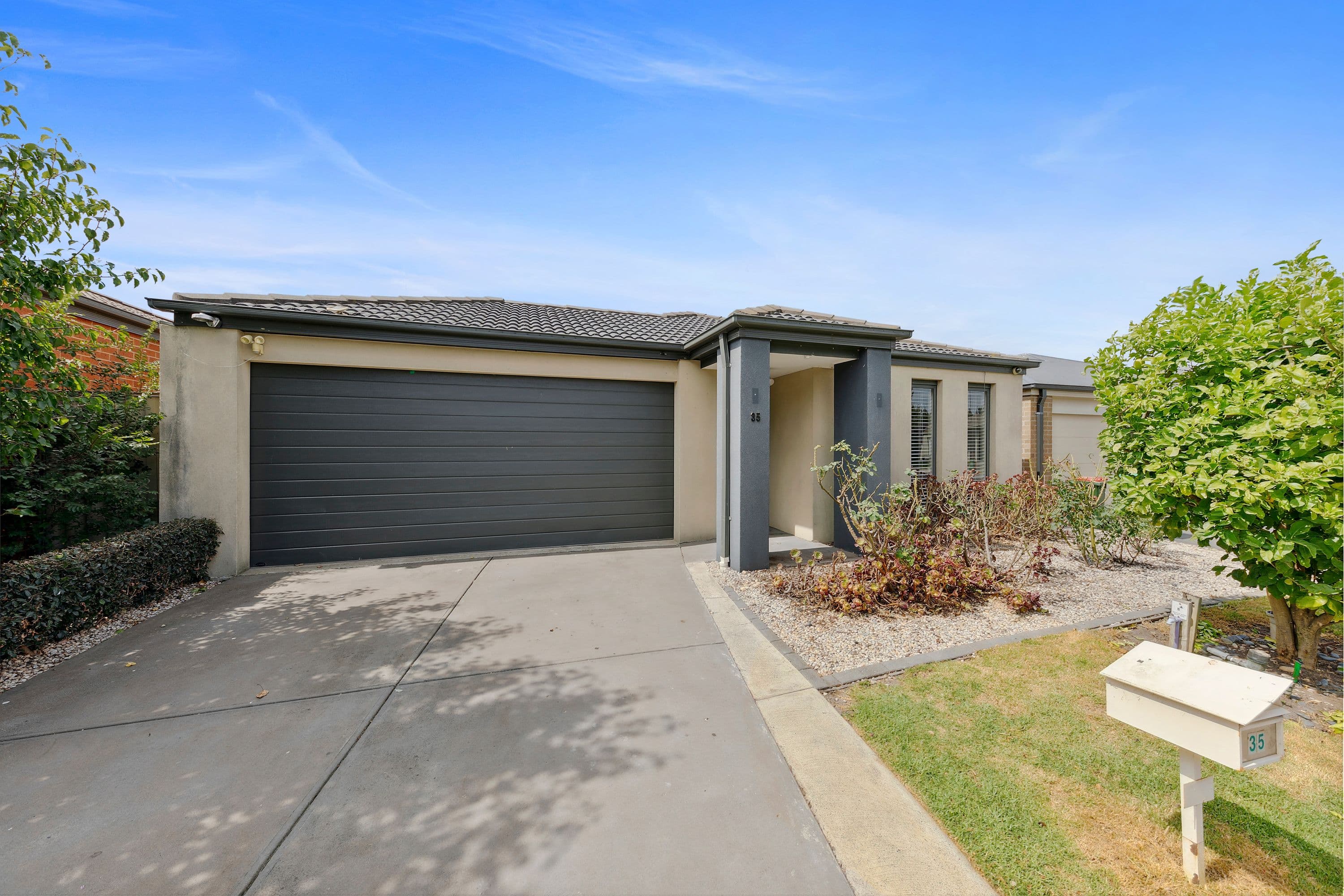 35 Edenbrook Circuit, Pakenham VIC 3810, Pakenham - Thumbnail 2