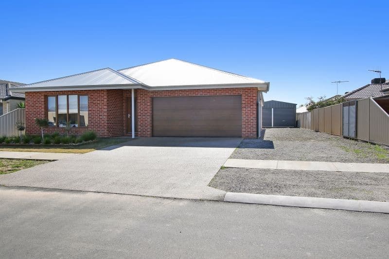 10 Hollywood Crescent, Yarrawonga VIC 3730, Yarrawonga - Image 1