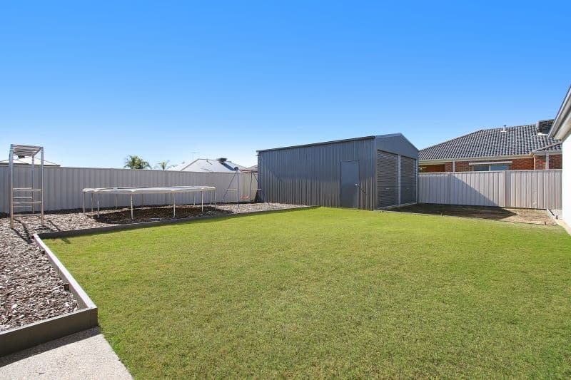 10 Hollywood Crescent, Yarrawonga VIC 3730, Yarrawonga - Thumbnail 3