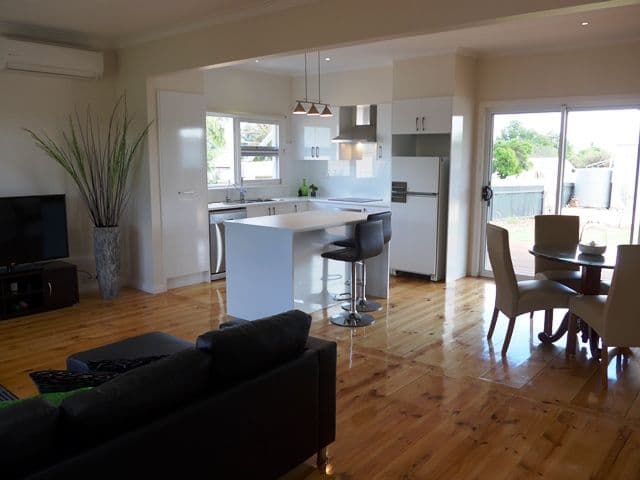 16 Macgillivray Street, BARMERA SA 5345, Barmera - Thumbnail 4