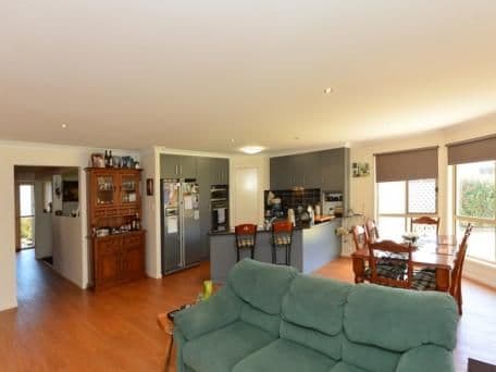 9 Grundy Street, WESTBROOK QLD 4350, Westbrook - Thumbnail 3