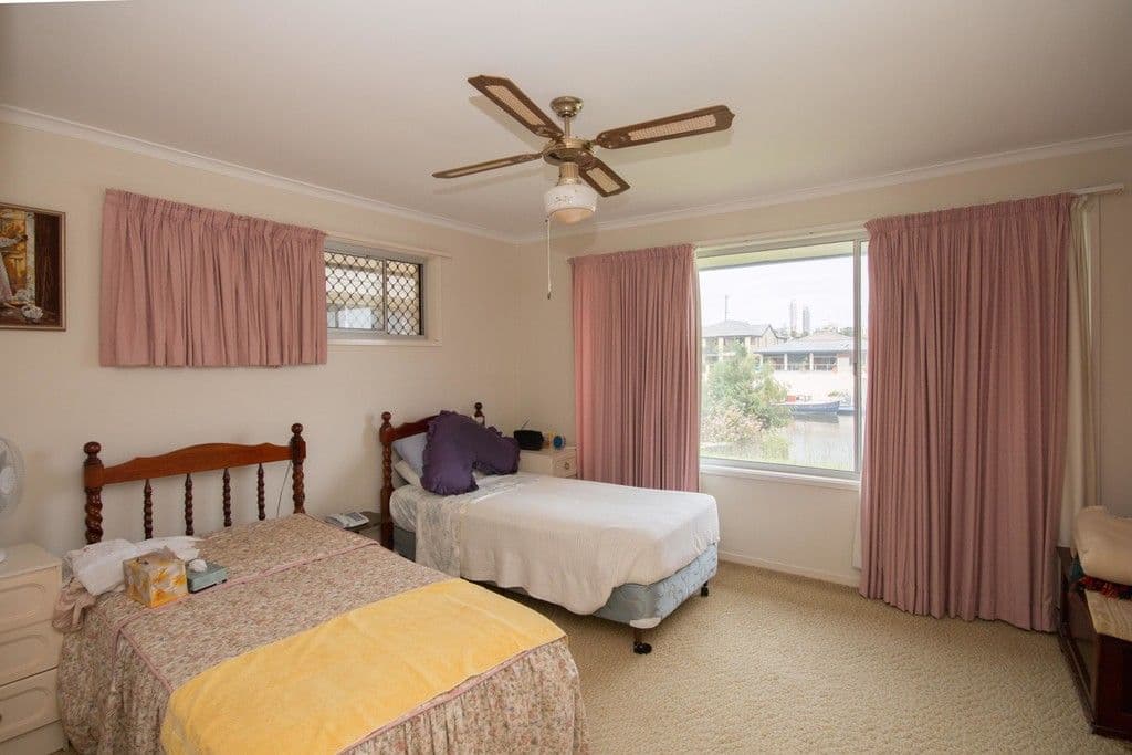 3 Castille Court, Isle Of Capri QLD 4217, Isle Of Capri - Thumbnail 5