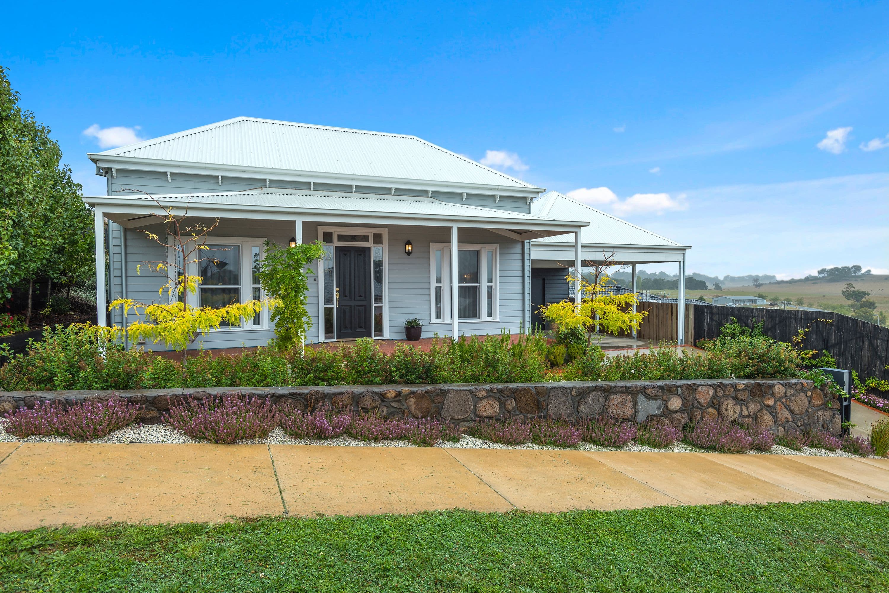 4 Hale Crescent, Kyneton VIC 3444, Kyneton - Image 1