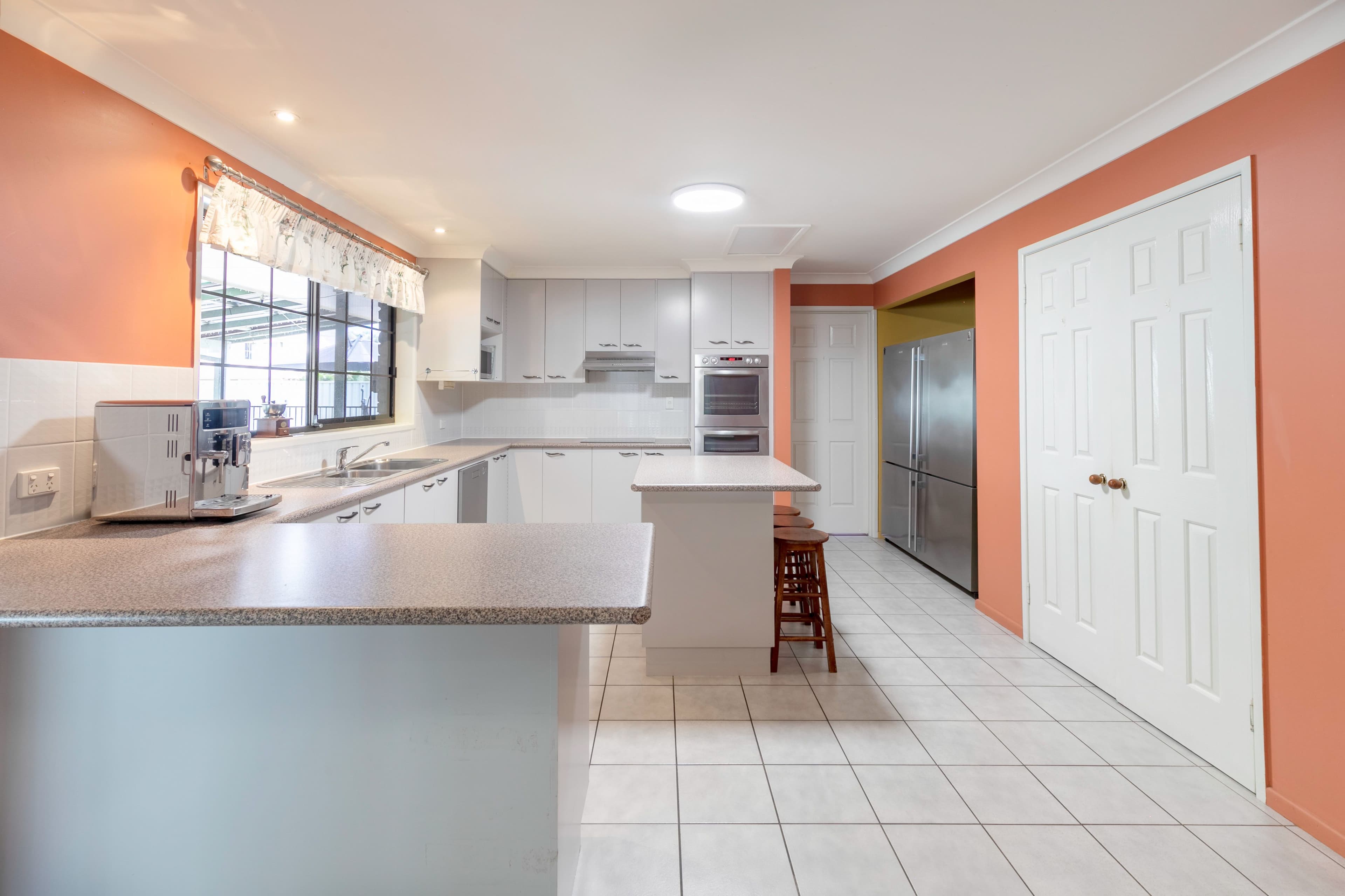 217 Borilla Street, Emerald QLD 4720, Emerald - Thumbnail 3