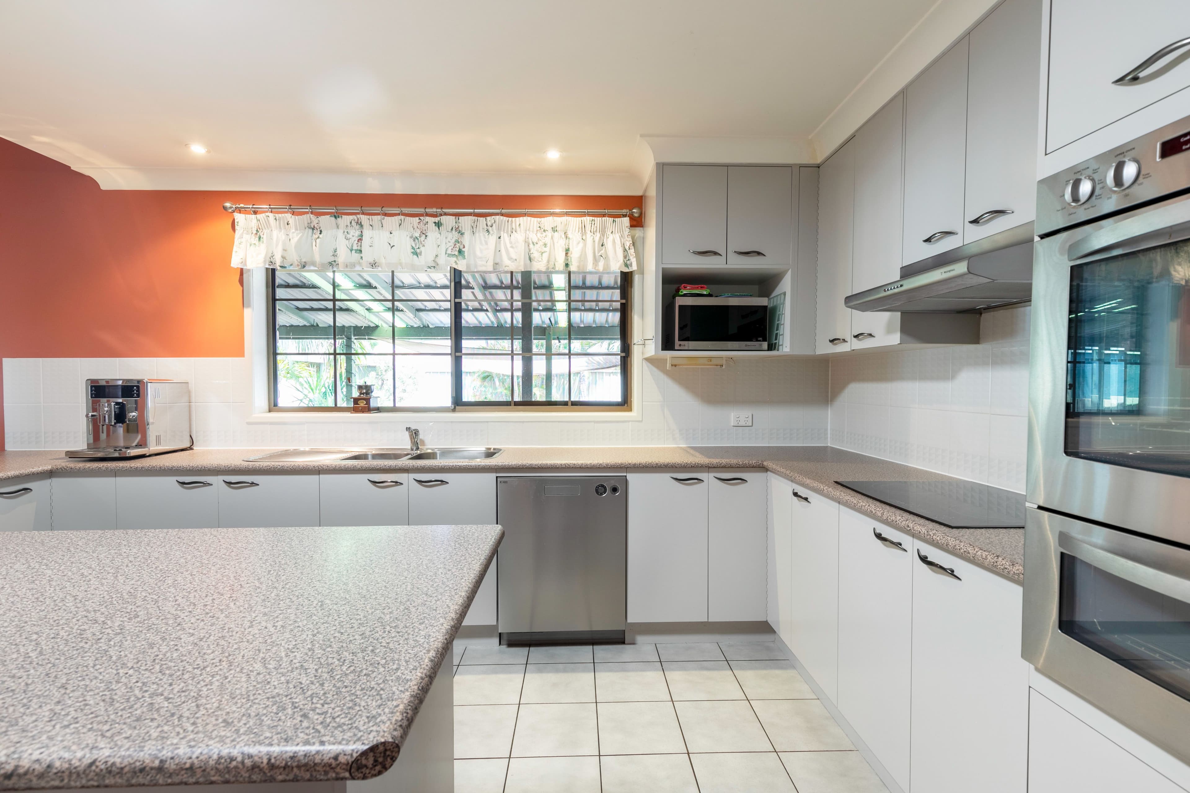 217 Borilla Street, Emerald QLD 4720, Emerald - Thumbnail 5
