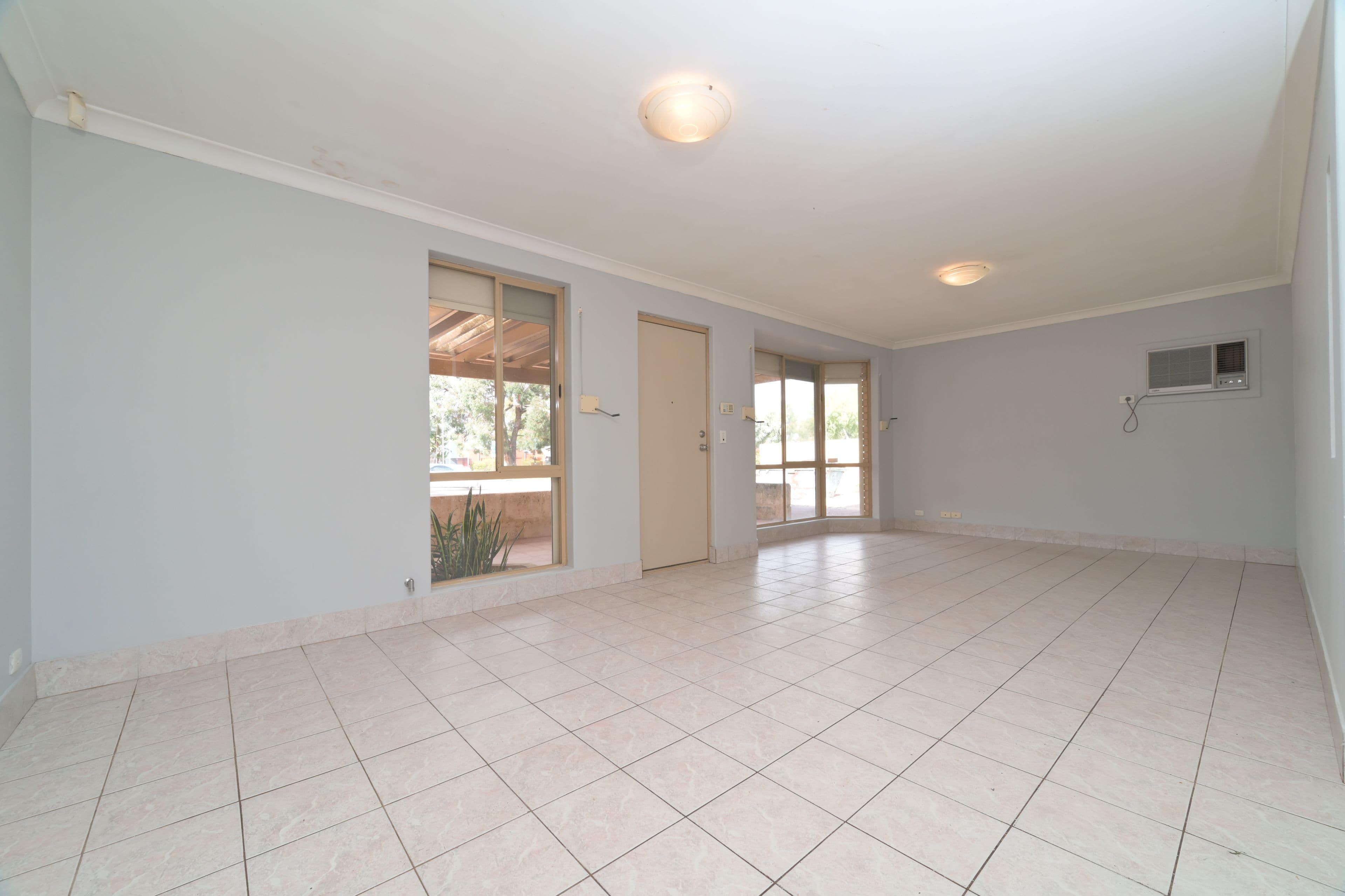 252 Illawarra Cres, South, Ballajura WA 6066, Ballajura - Thumbnail 4