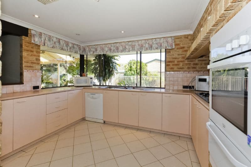 39 Harrington Crescent, LEEMING WA 6149, Leeming - Thumbnail 3