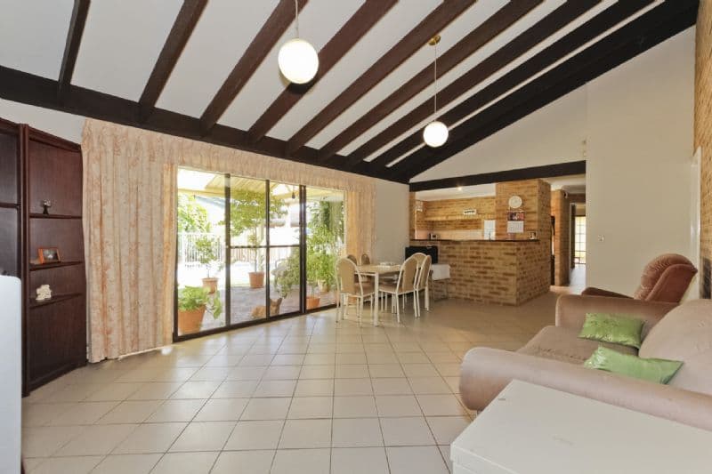 39 Harrington Crescent, LEEMING WA 6149, Leeming - Thumbnail 4