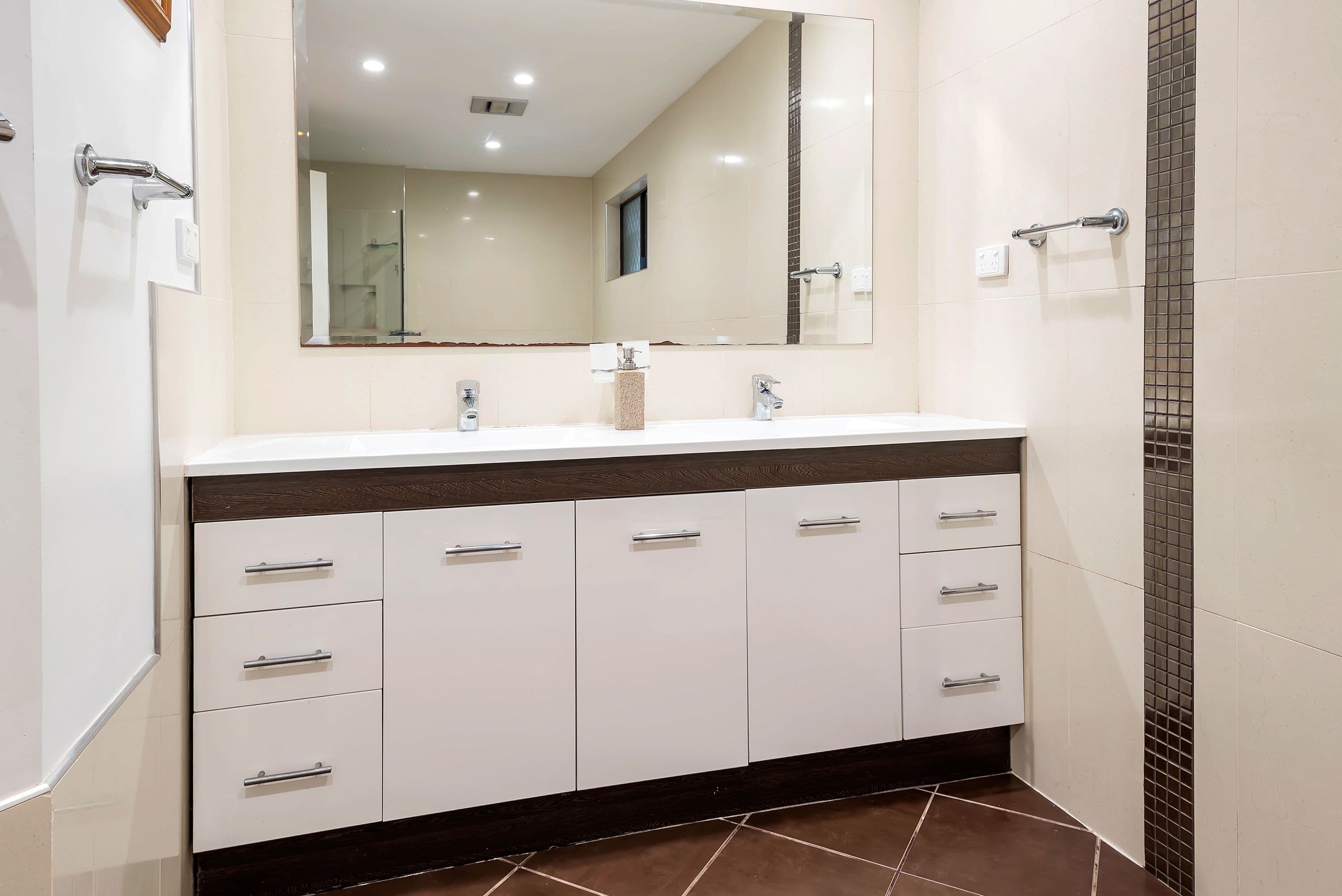 22 Ridgevale Drive, Helensvale QLD 4212, Helensvale - Thumbnail 8