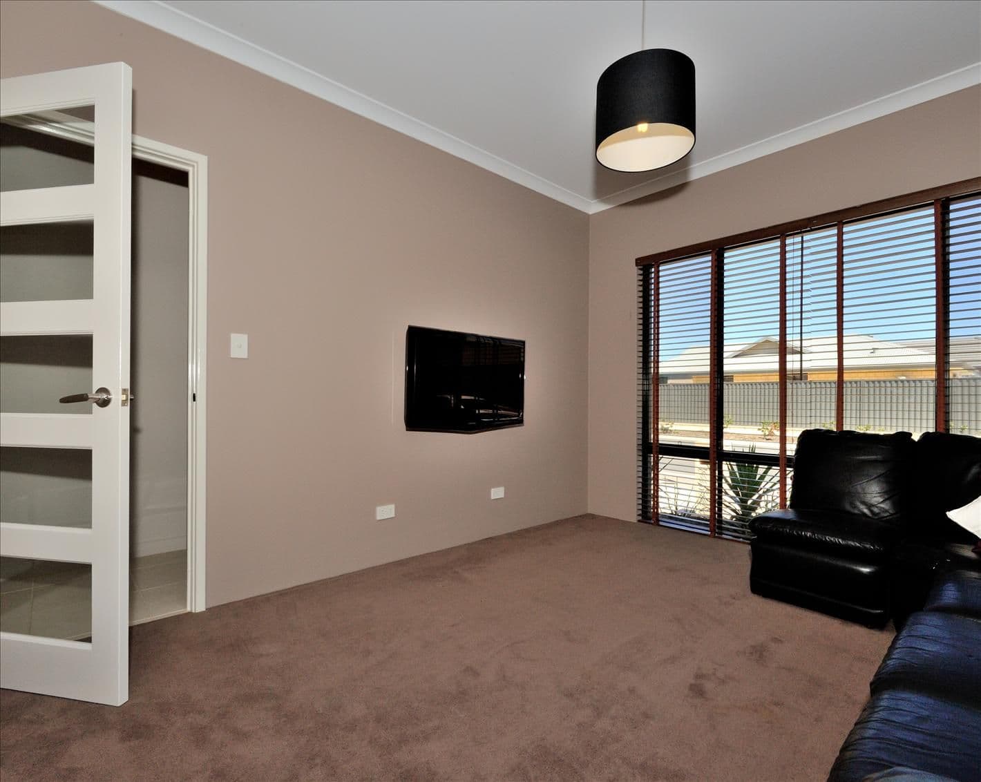 8 Tapioca Drive, AVELEY WA 6069, Aveley - Thumbnail 4