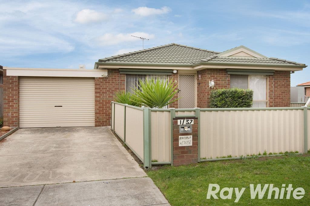 37 King Street, PAKENHAM VIC 3810, Pakenham - Image 1