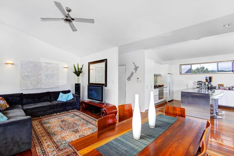 36 Restella Avenue, Davistown - Thumbnail 2