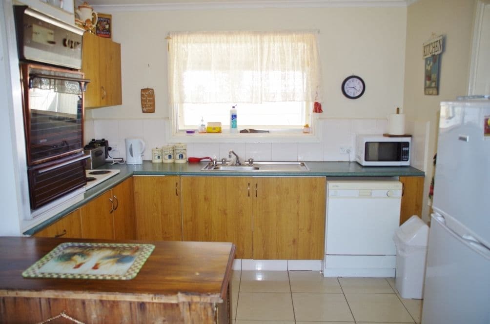 18 Murray Price Drive, Renmark SA 5341, Renmark - Thumbnail 5