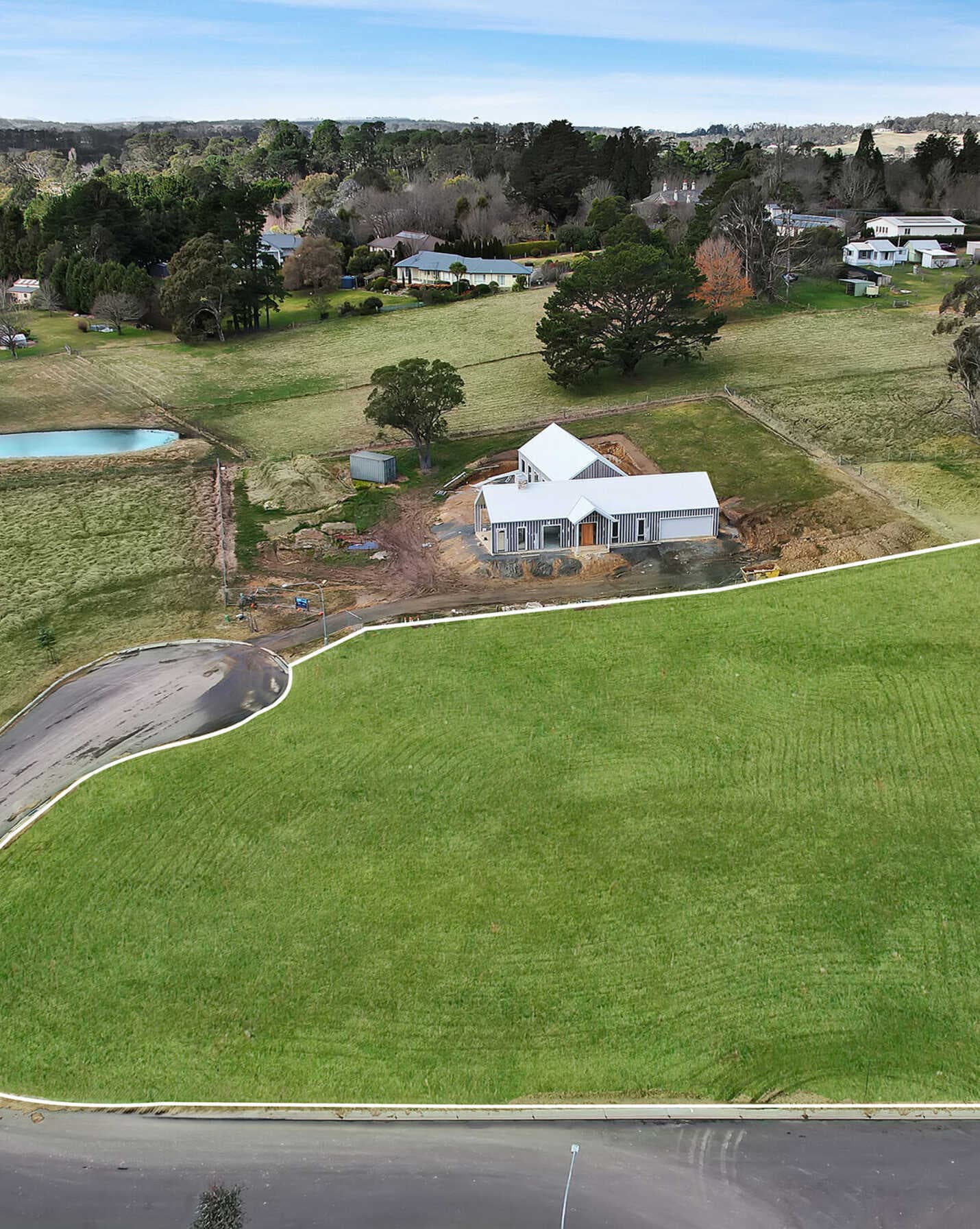 21 Hazelton Drive Moss Vale, Vale - Image 1