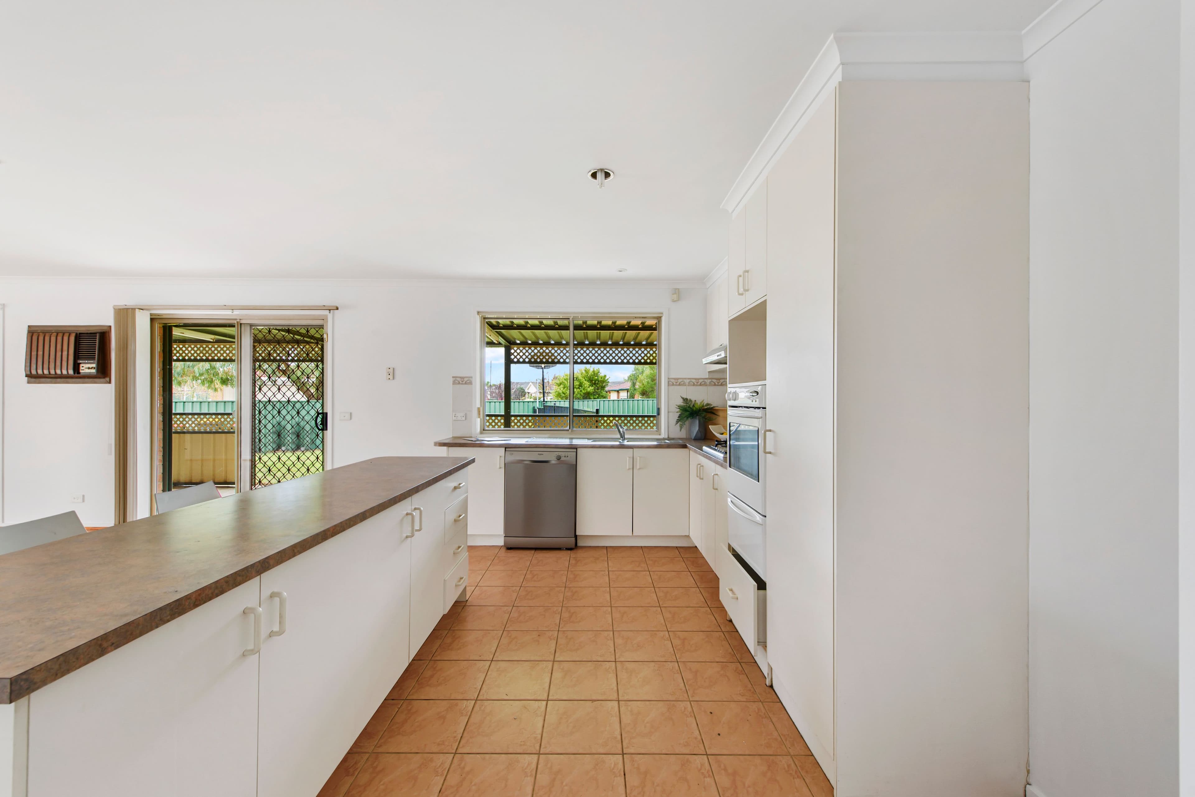 1 Devitt Court, Burnside VIC 3023, Burnside - Thumbnail 5