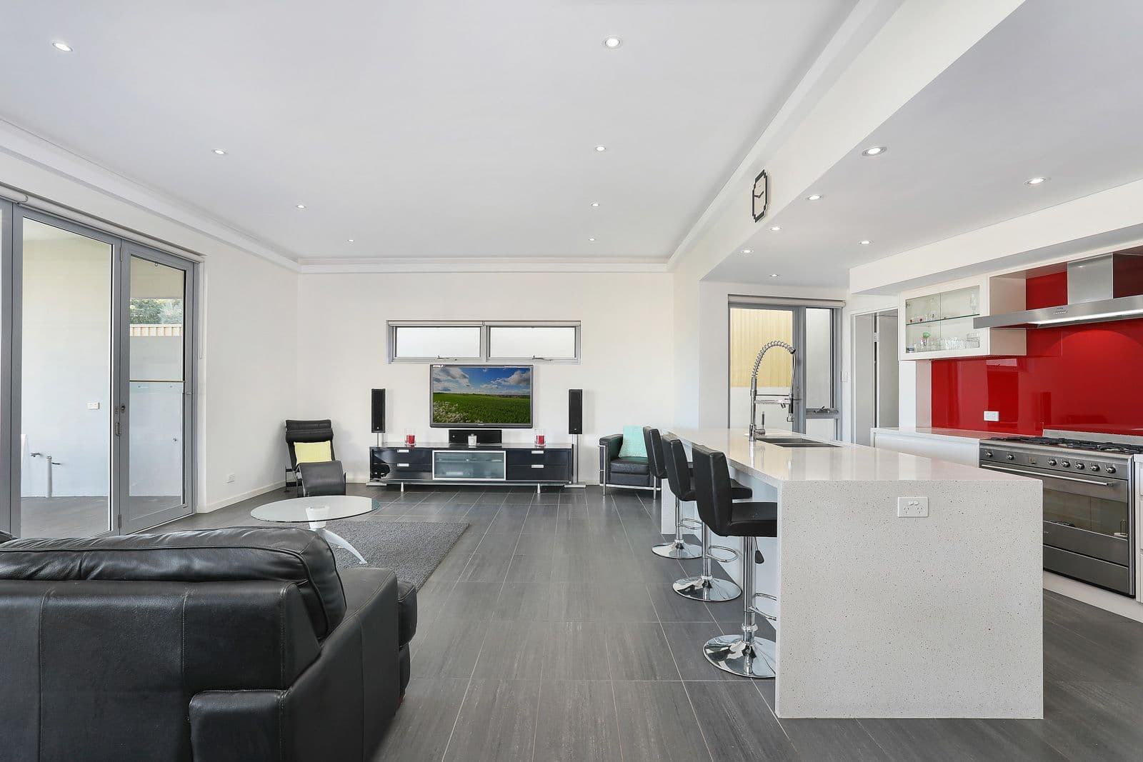 16 O'Connor Street, Eastlakes - Thumbnail 3