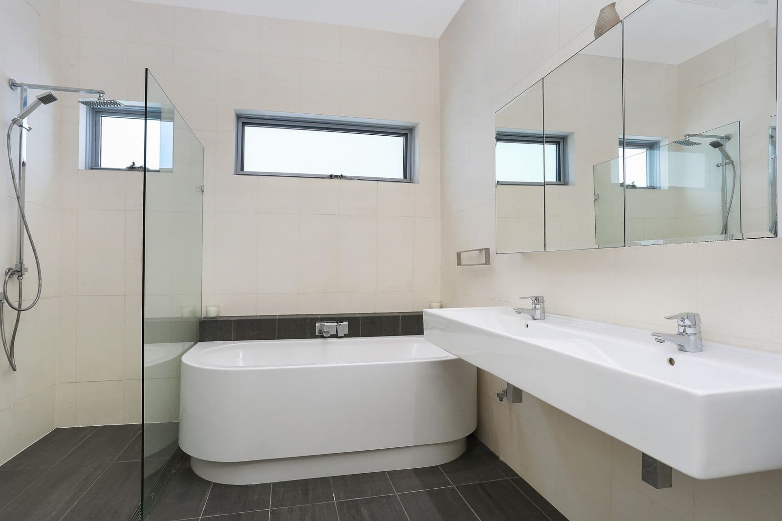 16 O'Connor Street, Eastlakes - Thumbnail 4