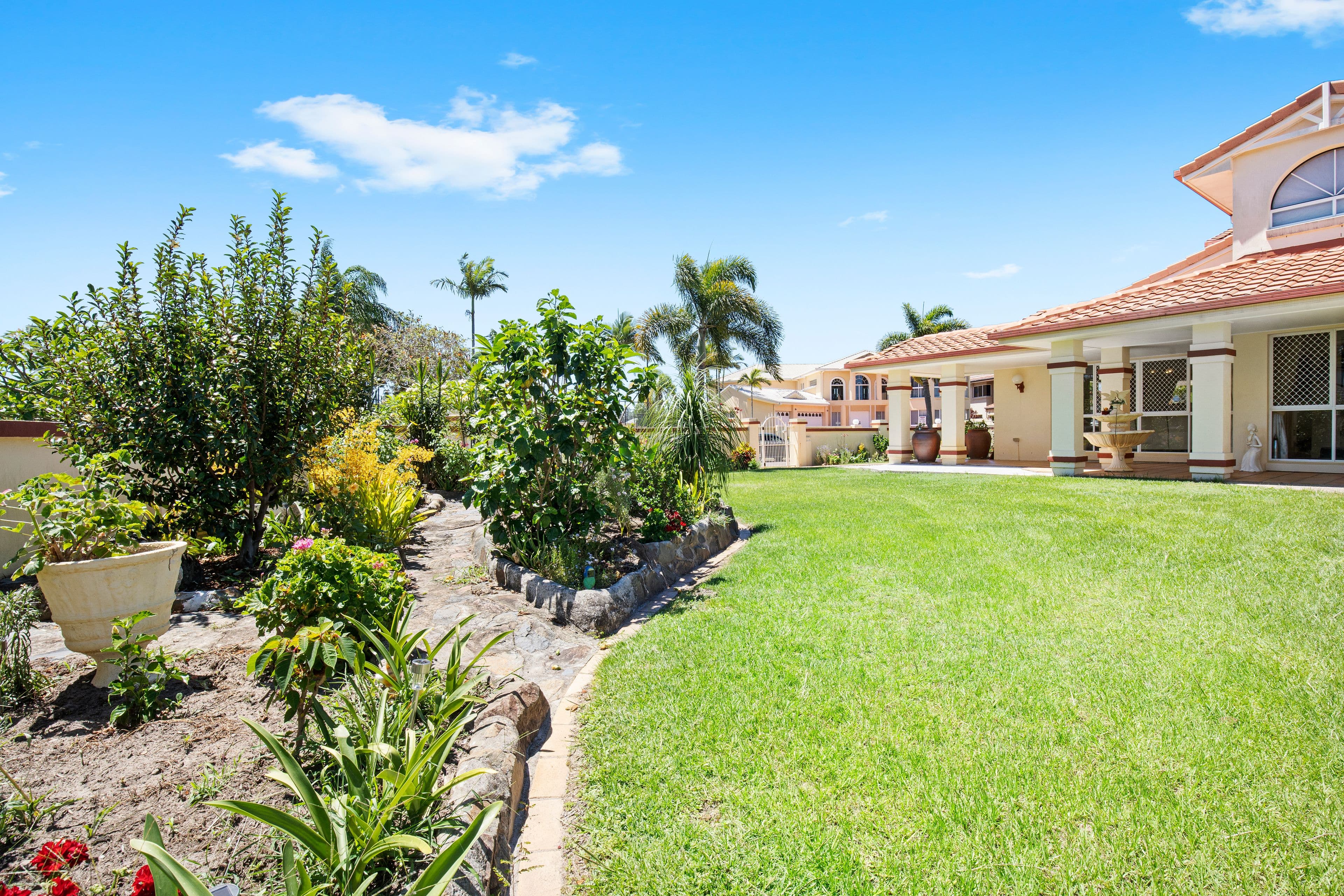 1 Montego Court, Mermaid Waters QLD 4218, Mermaid Waters - Thumbnail 8