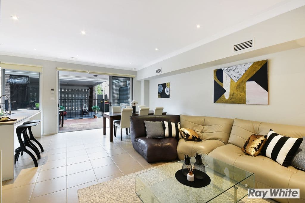 45 Avondale Way, Eastwood - Thumbnail 2