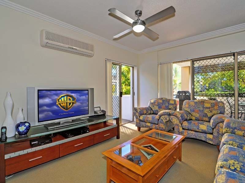 2 Oleander Avenue, BIGGERA WATERS QLD 4216, Biggera Waters - Thumbnail 2