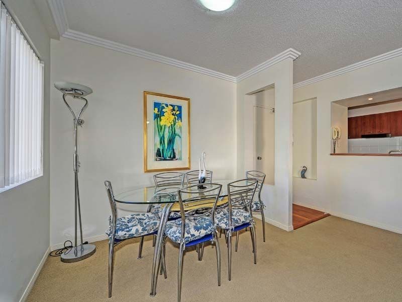 2 Oleander Avenue, BIGGERA WATERS QLD 4216, Biggera Waters - Thumbnail 4