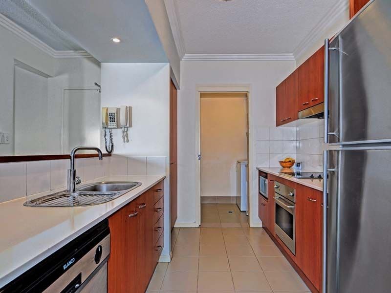 2 Oleander Avenue, BIGGERA WATERS QLD 4216, Biggera Waters - Thumbnail 5