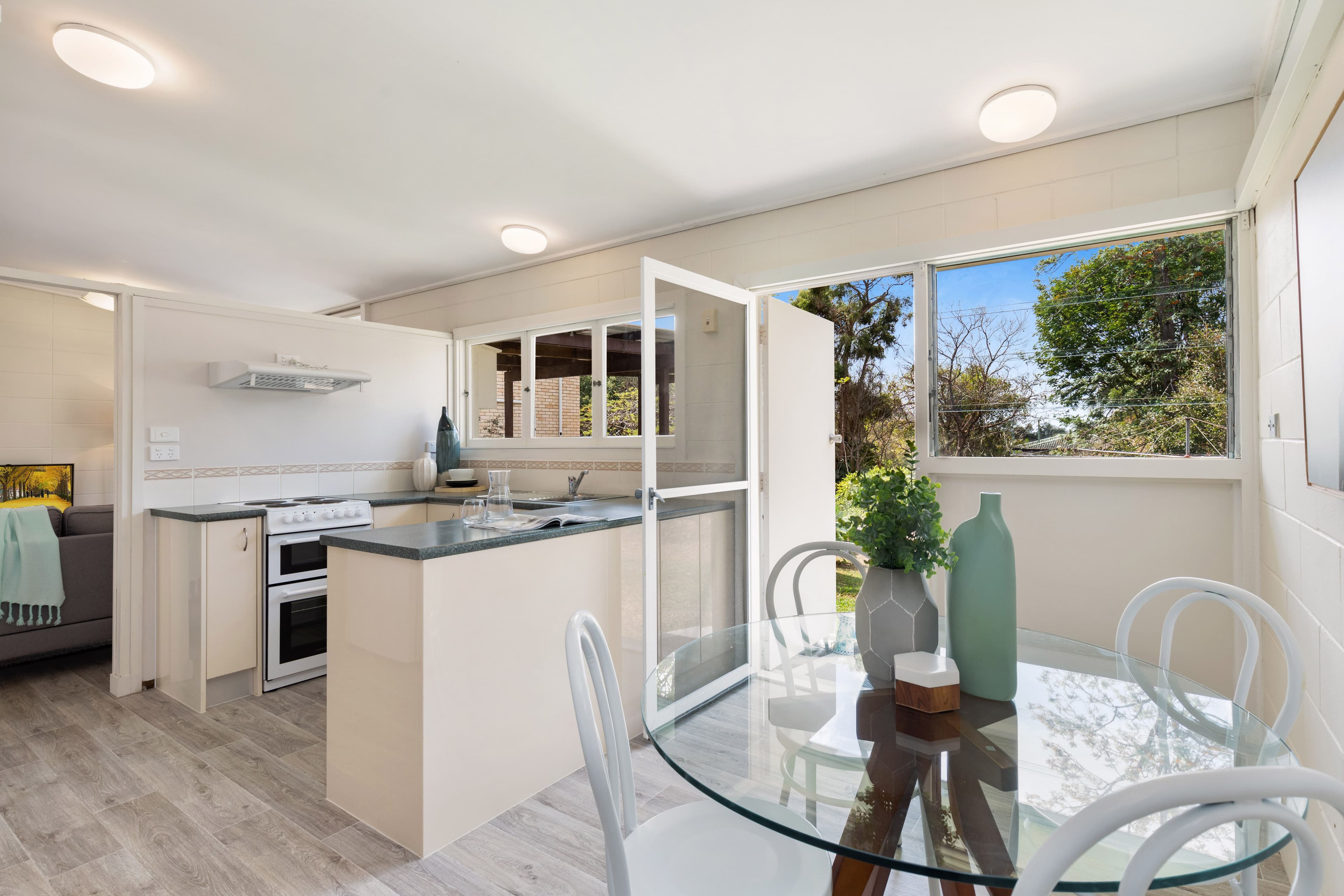 11 Illowra Street, The Gap QLD 4061, The Gap - Thumbnail 2