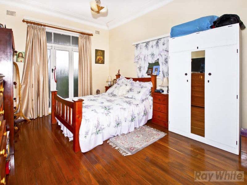 2 Quarry Road, BOSSLEY PARK NSW 2176, Bossley Park - Thumbnail 4