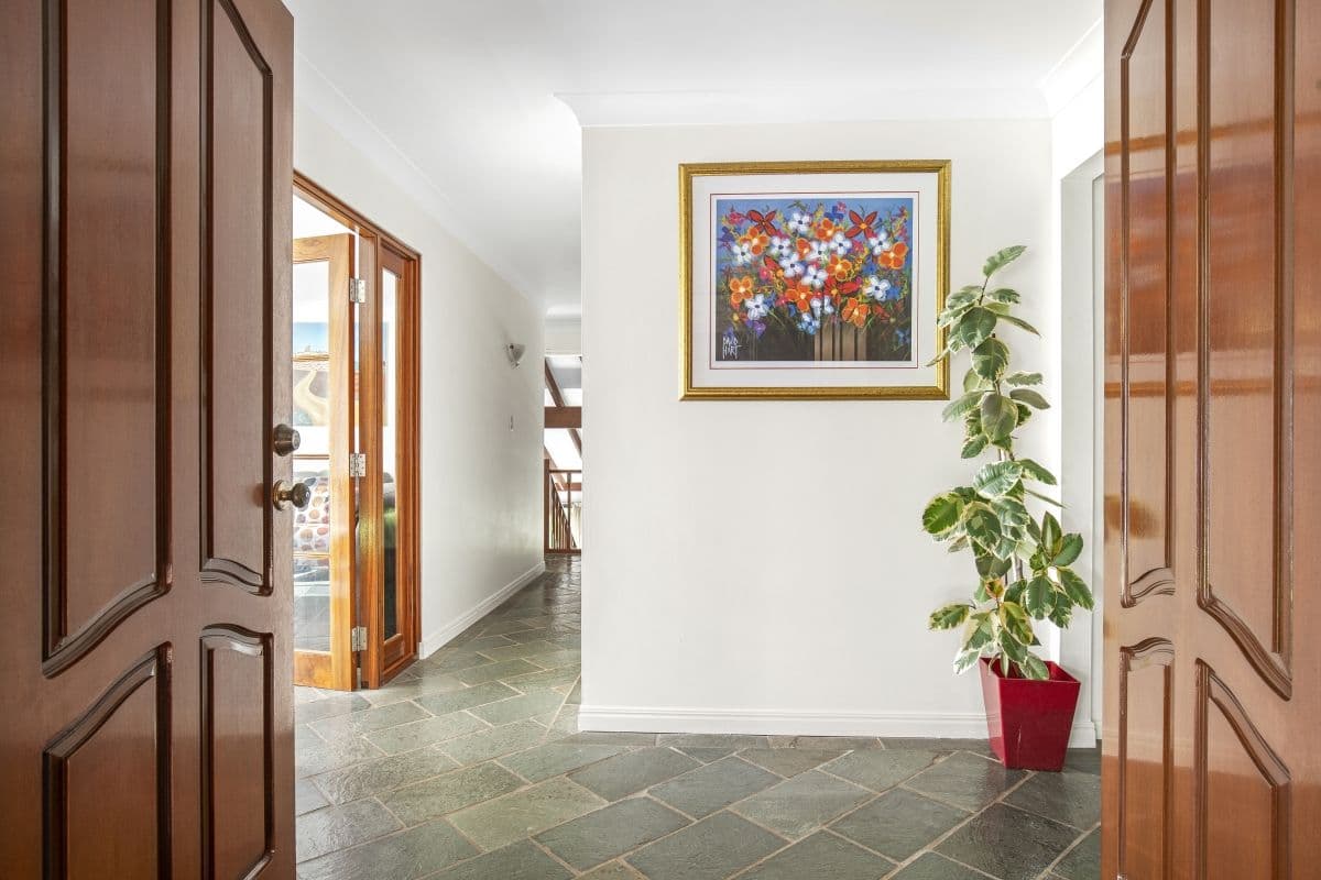 4 Summit Crescent, Carrara QLD 4211, Carrara - Thumbnail 4