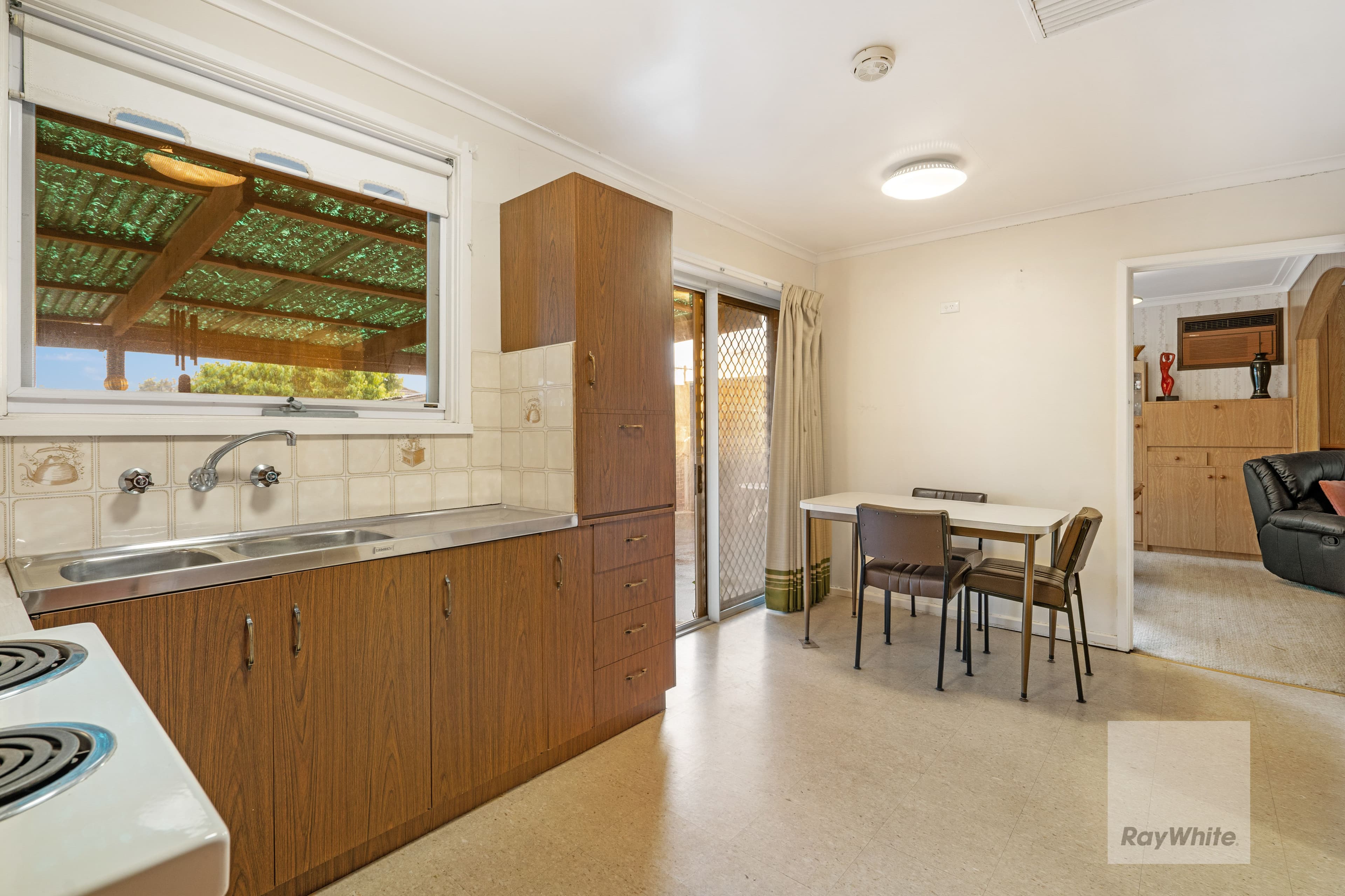 39 Poole Street, Deer Park VIC 3023, Deer Park - Thumbnail 3